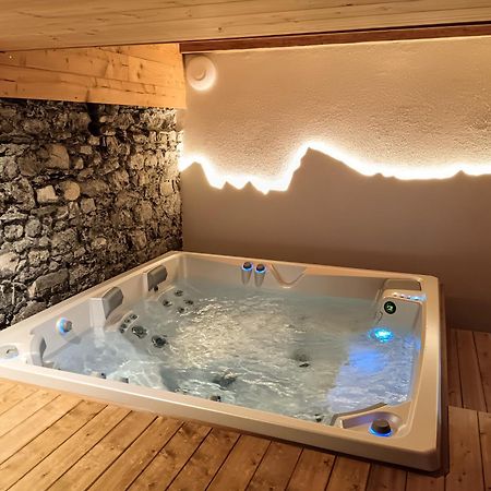 Chez Lucienne, Jacuzzi Et Sauna Samoens Bagian luar foto