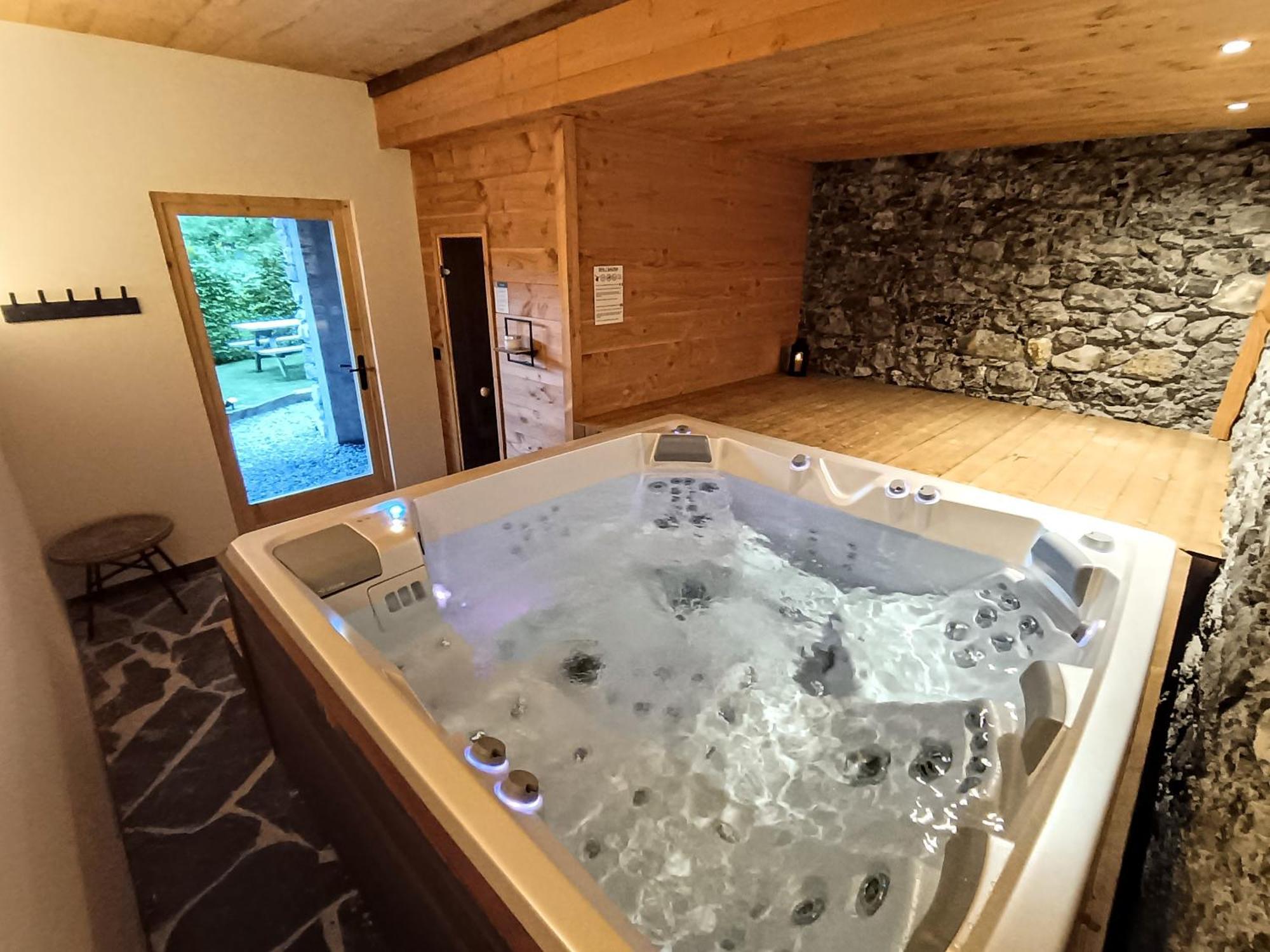 Chez Lucienne, Jacuzzi Et Sauna Samoens Bagian luar foto